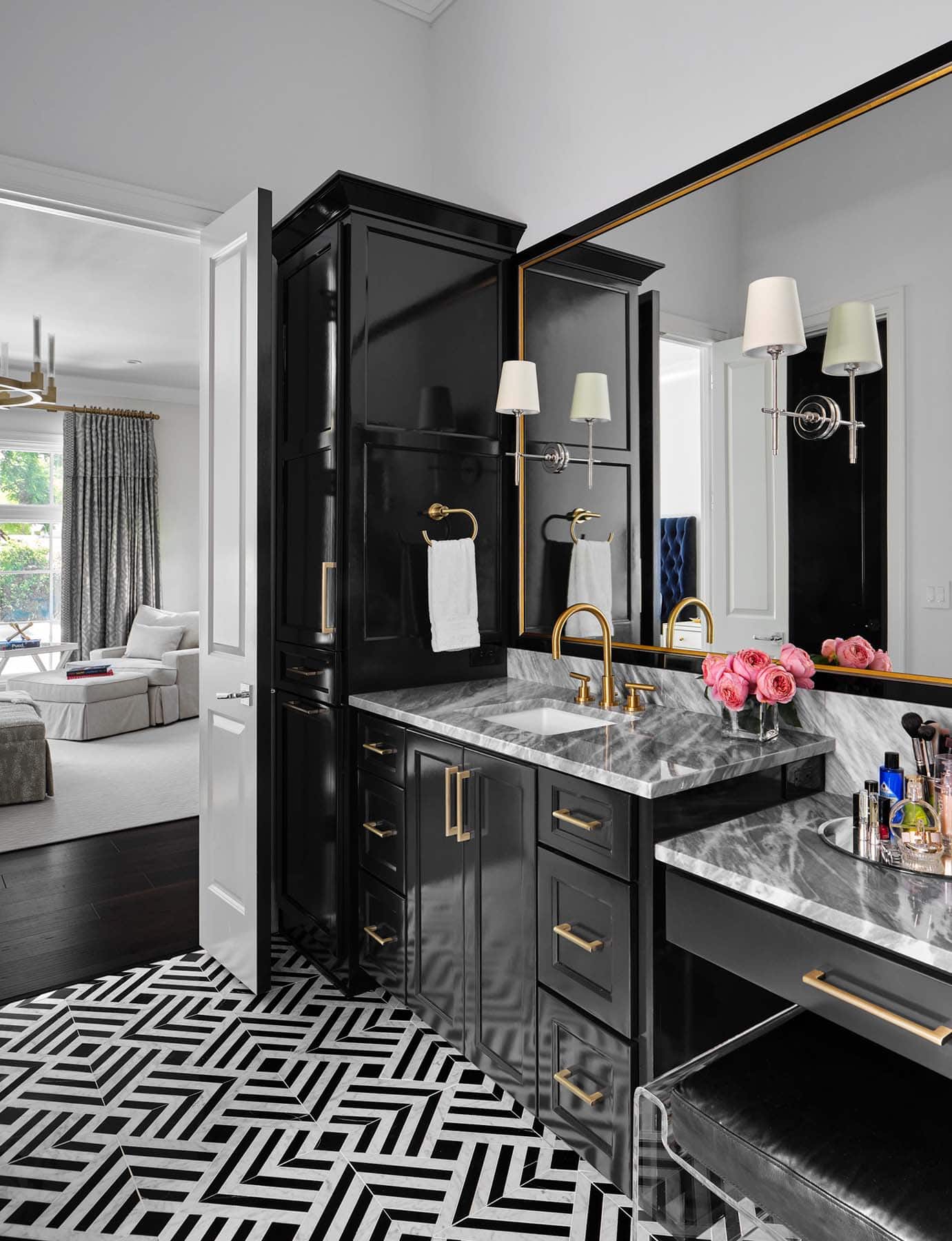 luxurious-master-bath-cabinets-painted-in-sherwin-williams-tricorn-black-high-gloss-alamo-heights-tx-home-painting